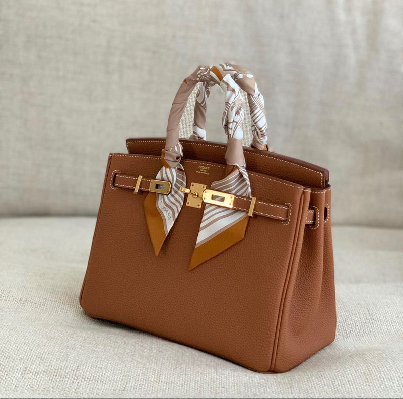 Women’s Handbags: The Indispensable Everyday Essential Every Woman Needs